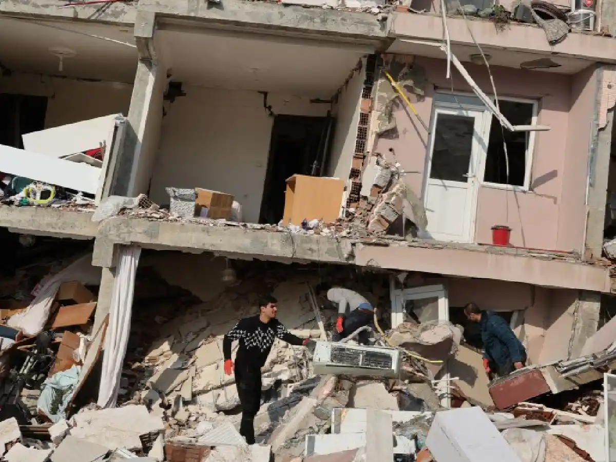 Ya son más de 7.100 los muertos por el terremoto en Turquía y Siria