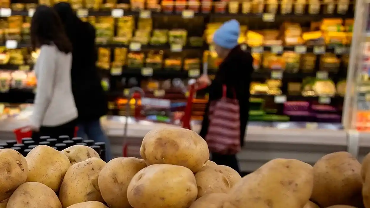 Alimentos y bebidas no alcohólicas se ubicó por encima del promedio general con 2,5%.