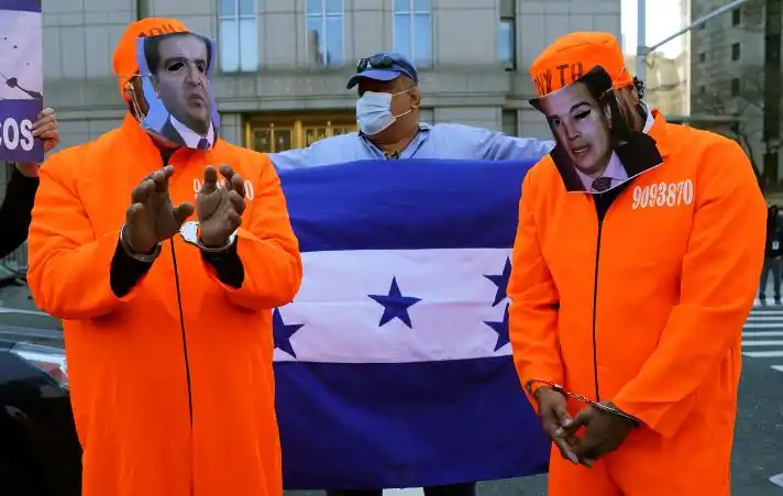 ESCÁNDALO: cadena perpetua por narcotráfico a hermano del presidente de Honduras
