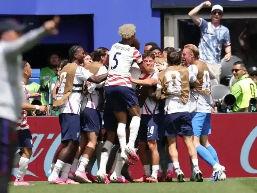 Locura en Estados Unidos con el segundo gol de Alex Freeman.