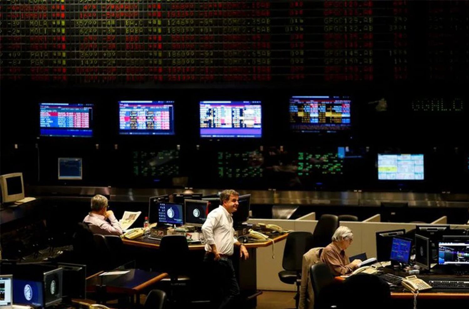 Abrió el mercado en medio de la incertidumbre por el cambio en el Ministerio de Economía