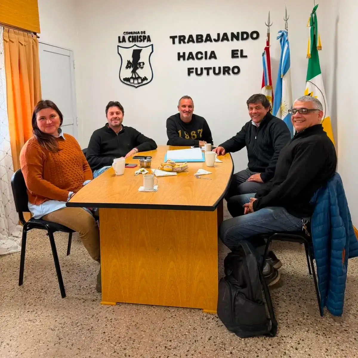 La reunión se desarrolló en la sede comunal.