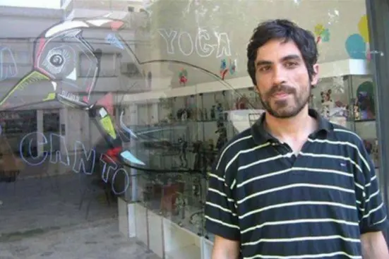Artista plástico perdido en La Plata fue visto en un video en Campana