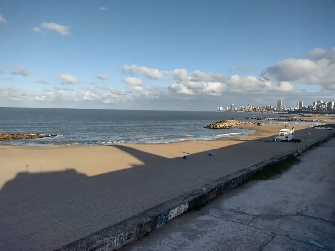 Lejos del calor: martes fresco y ventoso en la costa