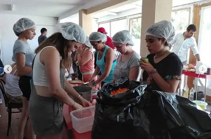 Jóvenes Solidarios propuso una "Navidad sin invisibles"