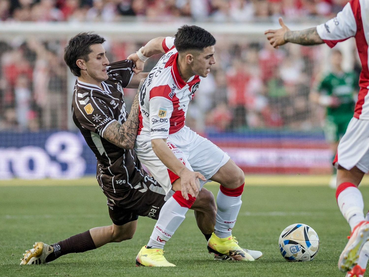 Platense alcanzó en el final la igualdad ante Instituto