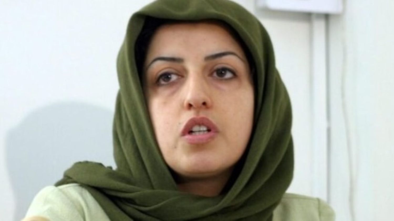 Tribunal iraní condena a la Nobel de la Paz Narges Mohammadi a otros seis meses de prisión