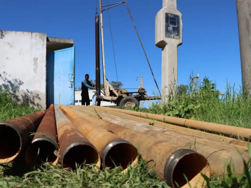 Comenzó la limpieza de pozos estratégicos con el objetivo de asegurar el agua en verano