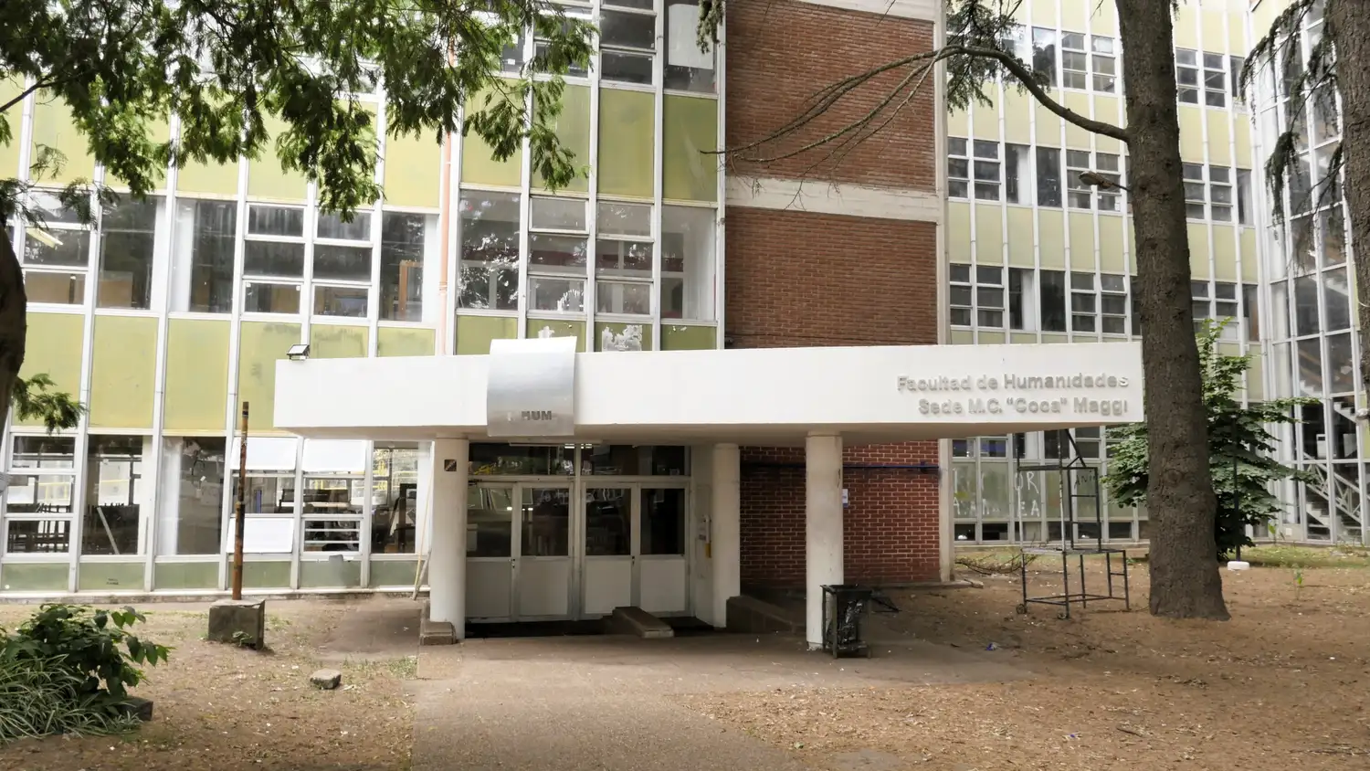 La iniciativa se enmarca en una política institucional de ampliación y fortalecimiento de la oferta académica de grado y pregrado.