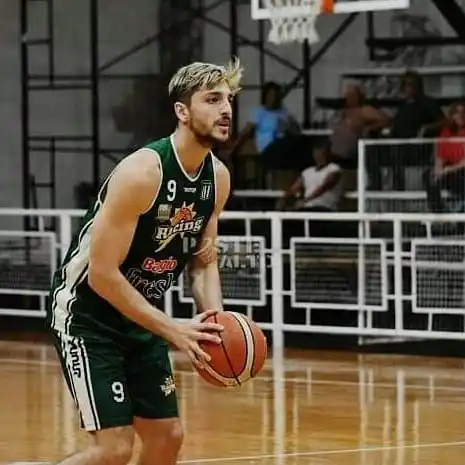 pemstrongEl jugador fue contratado por Racing cuando finalizó su vículo con Neptunia/strong/em/p