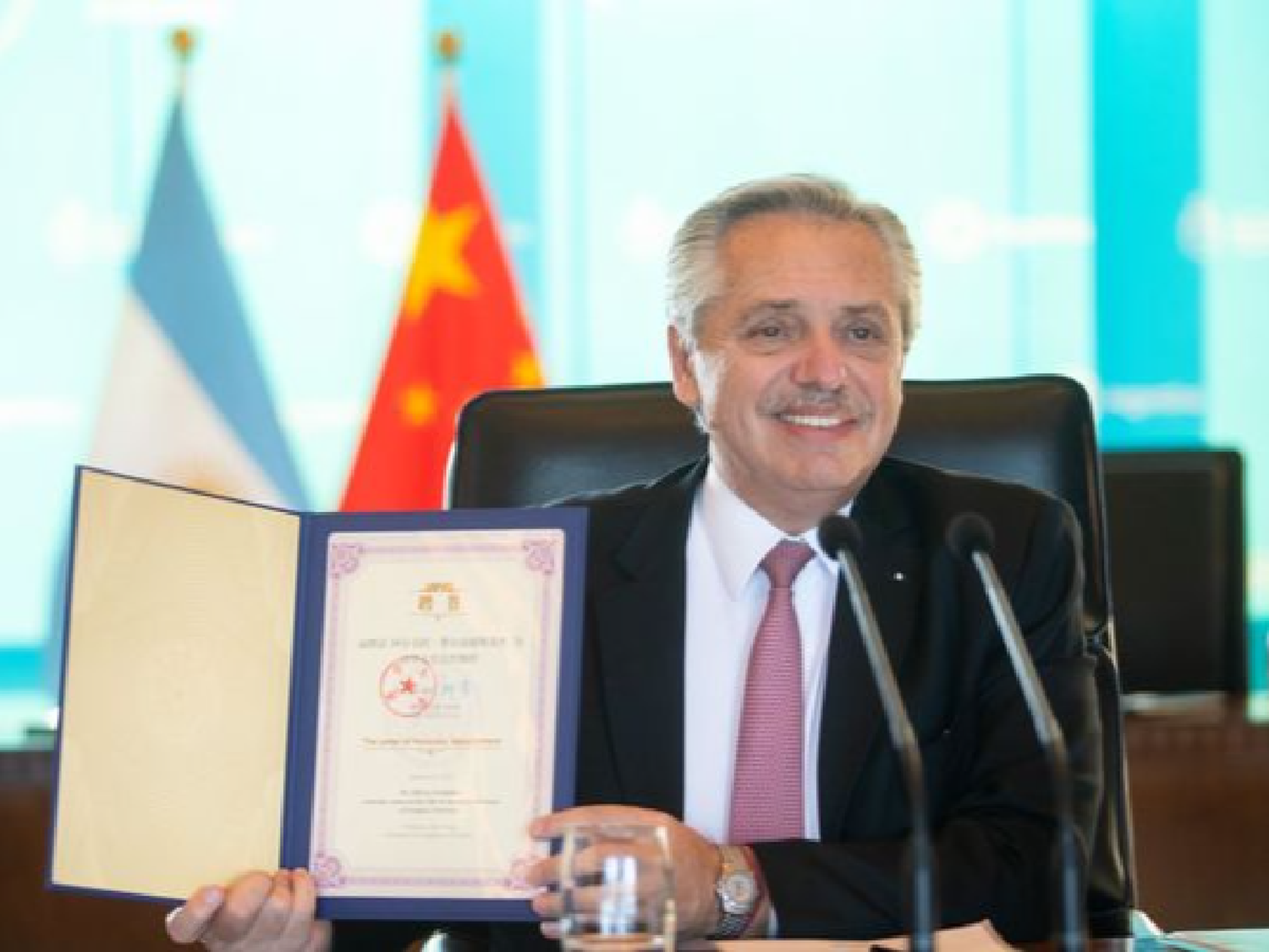 Fernández en China: recibió reconocimiento y visitó el instituto que produce Sinopharm