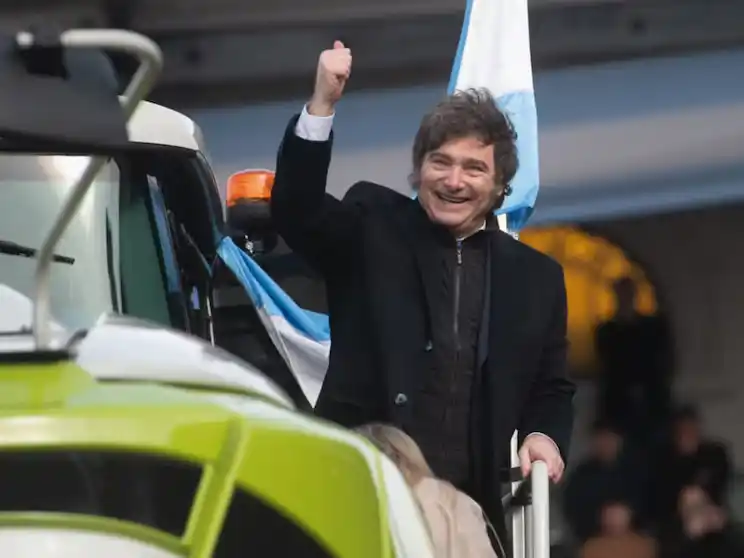 Milei calificó de “genocidio” a las recientes leyes aprobadas por el Senado y volvió a criticar a Villarruel