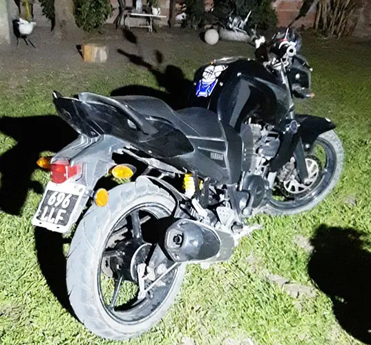 Sustraen una moto del frente de una vivienda
