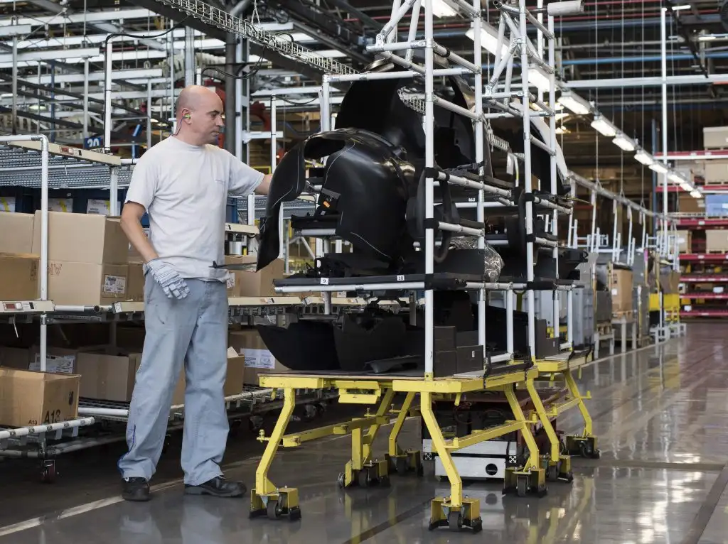 La actividad industrial bajó 1,9 por ciento interanual en julio, pero subió 3 sobre junio