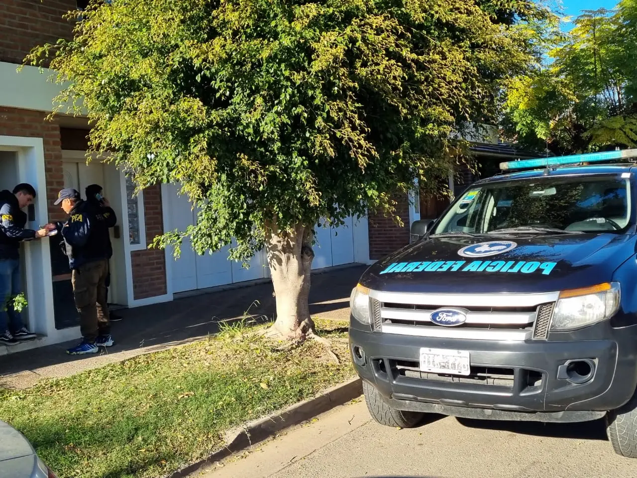 El allanamiento es en Uruguay 2060.