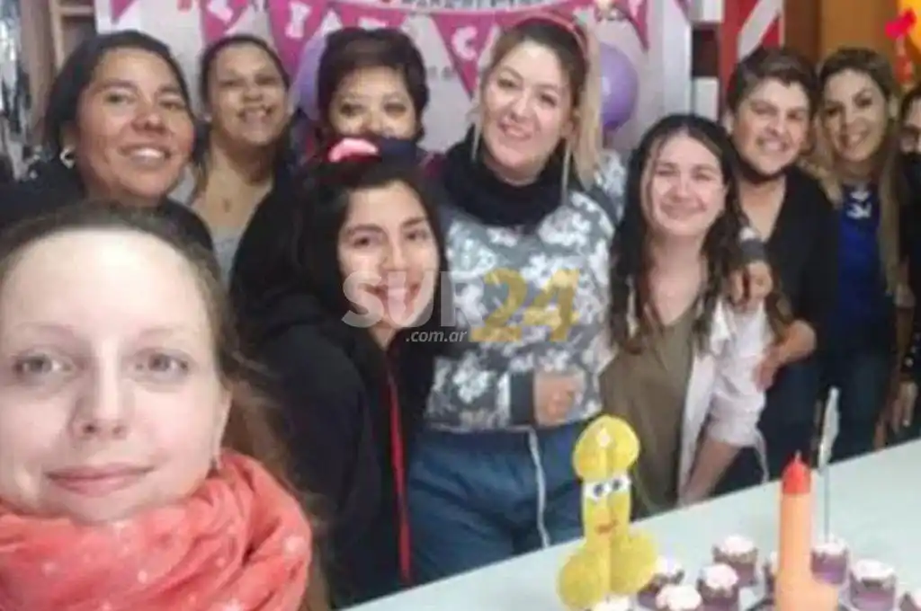 Escándalo: candidata a concejal festejó cumpleaños con juguetes sexuales en merendero infantil