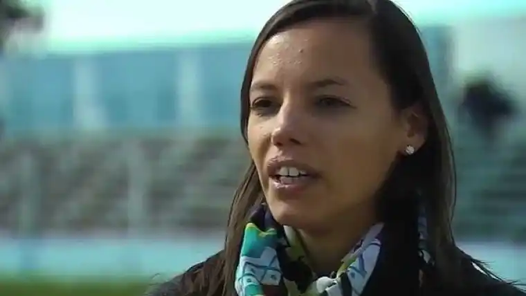 Otra árbitro mujer llega a primera