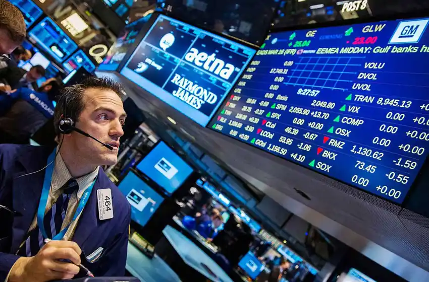 En Wall Street siguen cayendo las acciones de los bancos argentinos