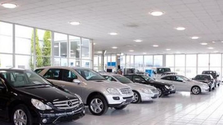Autos: comienza baja de precios anticipando la quita de impuesto   