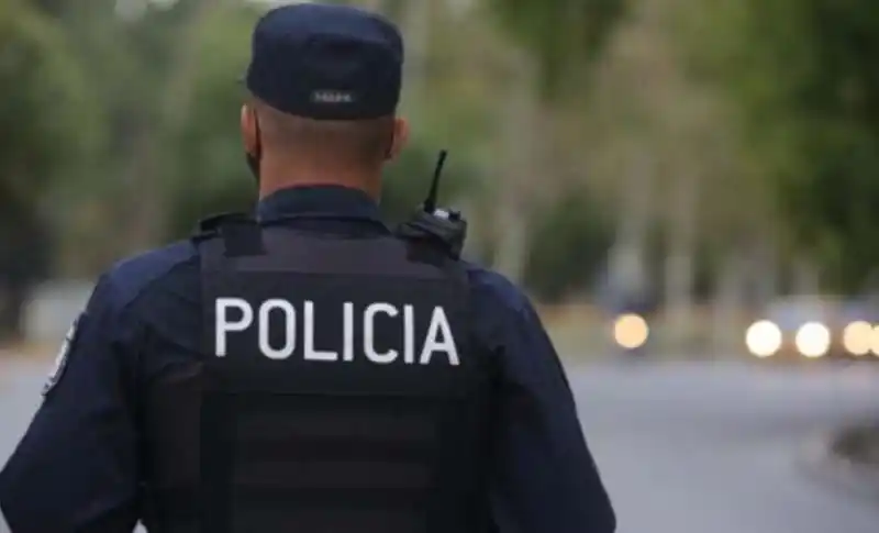 Un policía fue detenido por un presunto caso de violencia de género