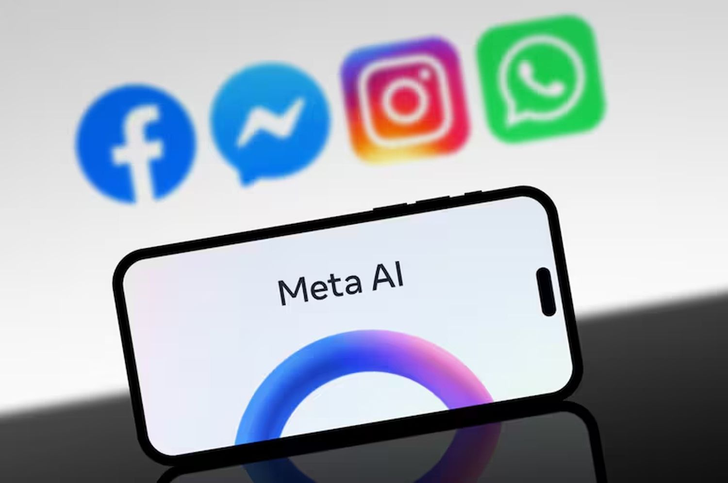 Distintas preocupaciones llevan a muchos usuarios a querer eliminar Meta AI (o IA en español), algo que solo es posible hasta cierto grado