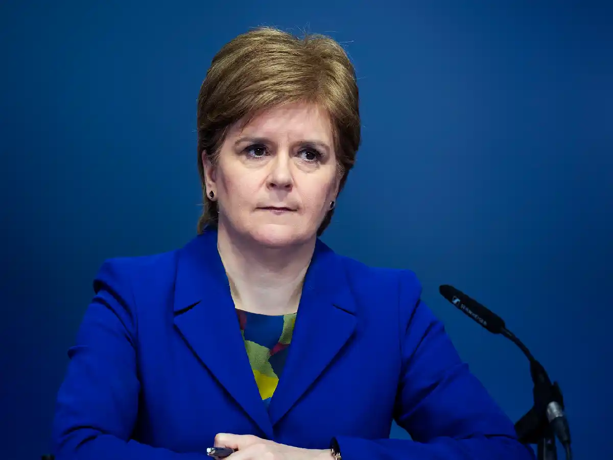 Renunció Nicola Sturgeon, la primera ministra de Escocia