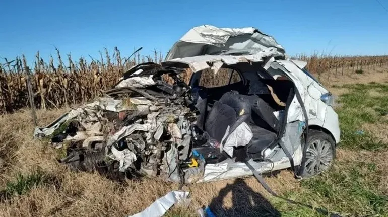El auto hecho pedazos: La única sobreviviente fue dada de alta