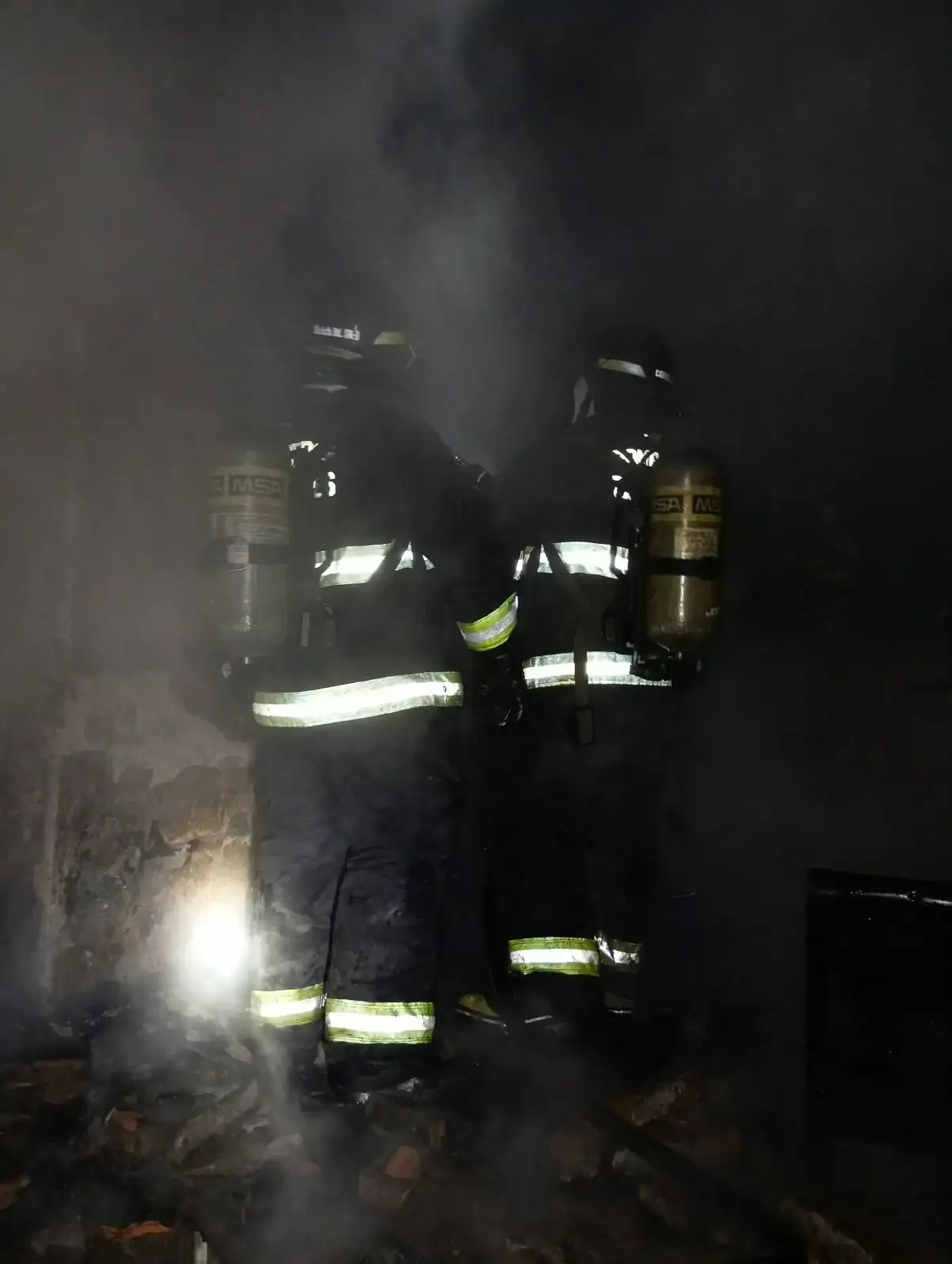 Incendio en una vivienda abandonada de Rafaela: una habitación quedó totalmente destruida - 1