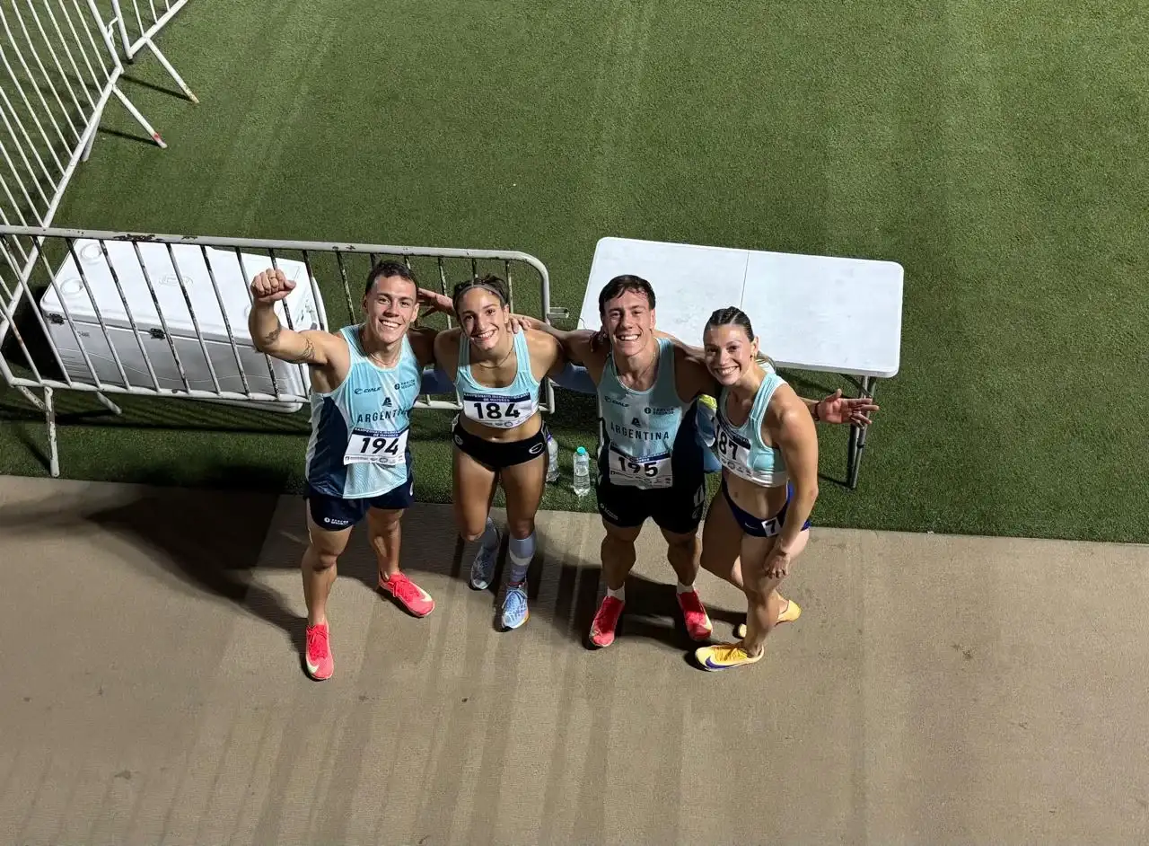 Los subcampeones iberoamericanos en posta 4x100 con Cossio entre sus filas.