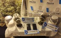 Aprehendieron a un hombre y a una mujer policía por la presunta venta de marihuana