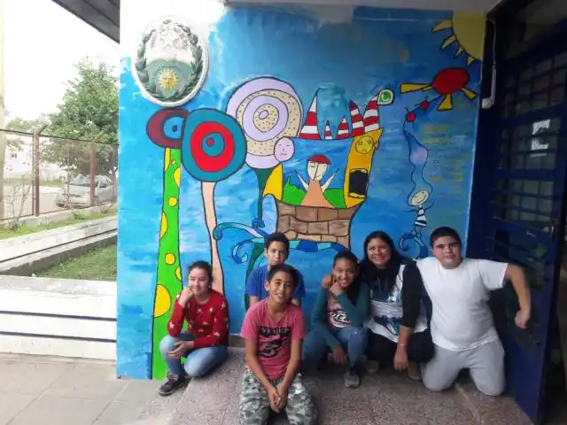 Los estudiantes de 6to grado de la Escuela N°32 pintaron dos murales

