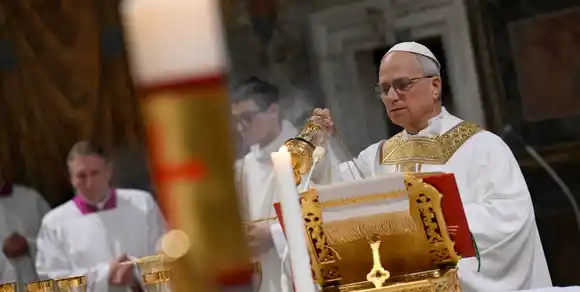 León XIV dio su primera misa como papa ante miles de fieles en el Vaticano