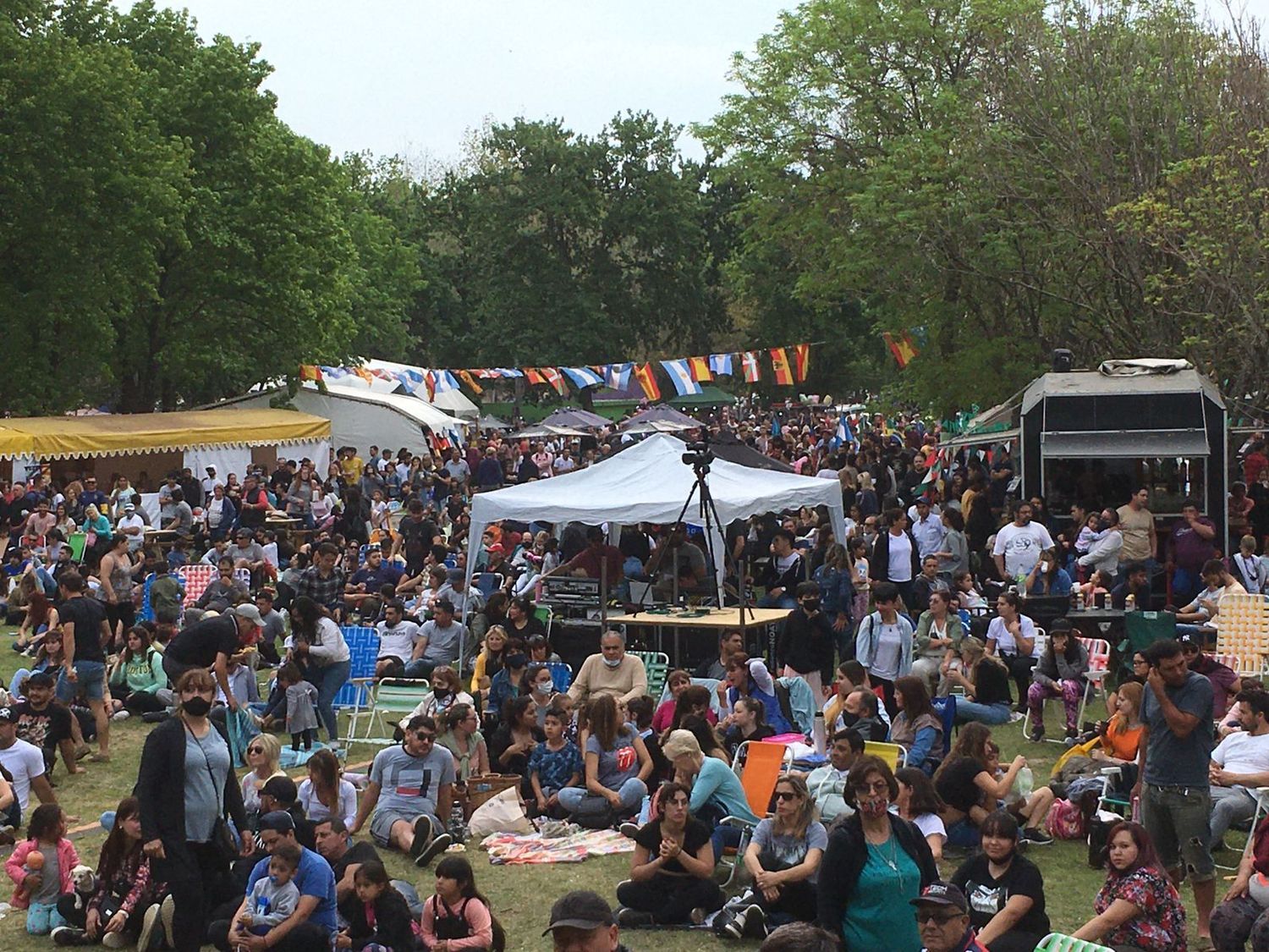 La colectividad irlandesa marca presencia en la Fiesta de las Colectividades y la Ensaimada