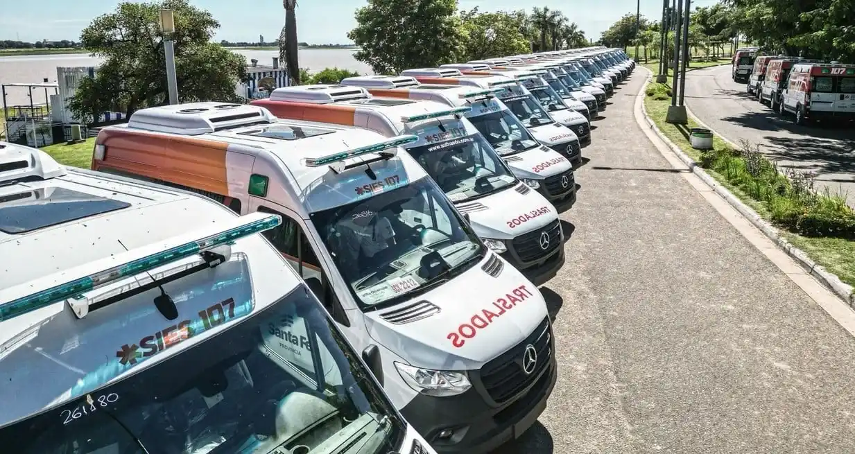 Los senadores querían hablar sobre la más importante entrega de ambulancias en la provincia pero se colaron otros temas. Foto: El Litoral