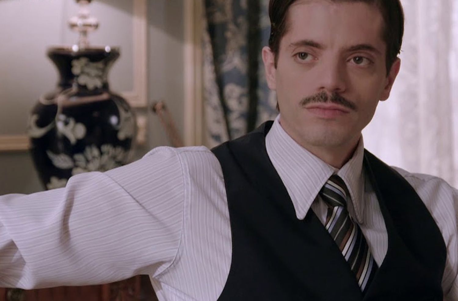 El rosarino que cambió su look para «Argentina, tierra de amor y venganza»