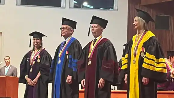 ¡SE ACABÓ LA ERA AROCHA!  Juramentadas nuevas autoridades de la UCV