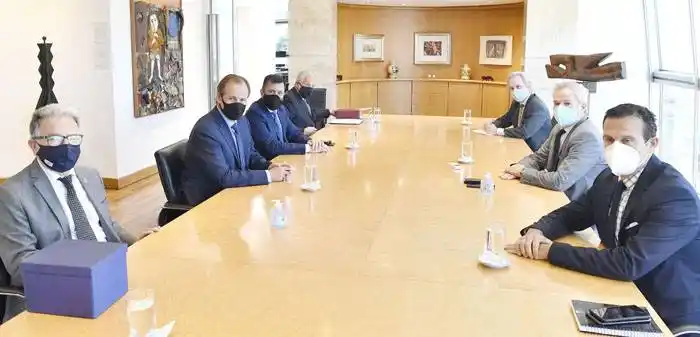 Gestiones por la navegabilidad el río Uruguay y renovación de la represa binacional