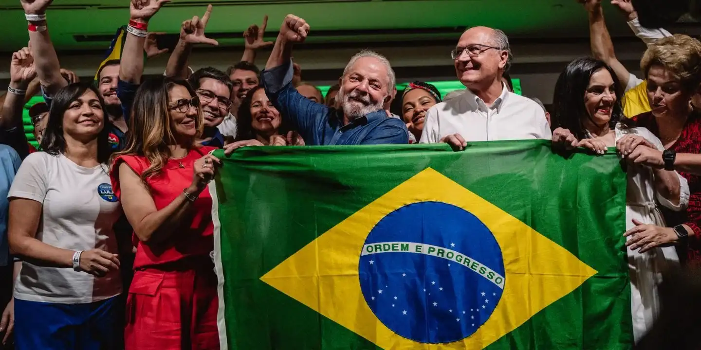 Lula ganó en Brasil y logró una histórica reelección tras derrotar a Flávio Bolsonaro