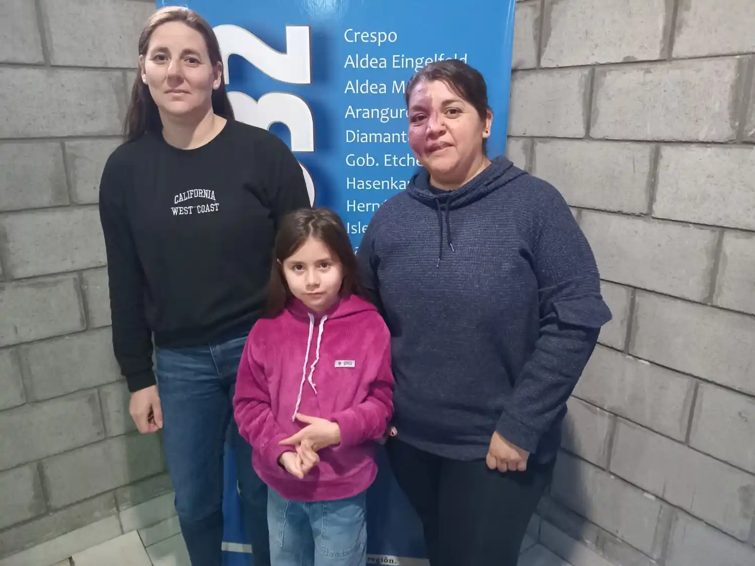 Cintia Pfarer, Cintia Villanueva y Paulina Pfarer, alumna de 3° Grado de la institución