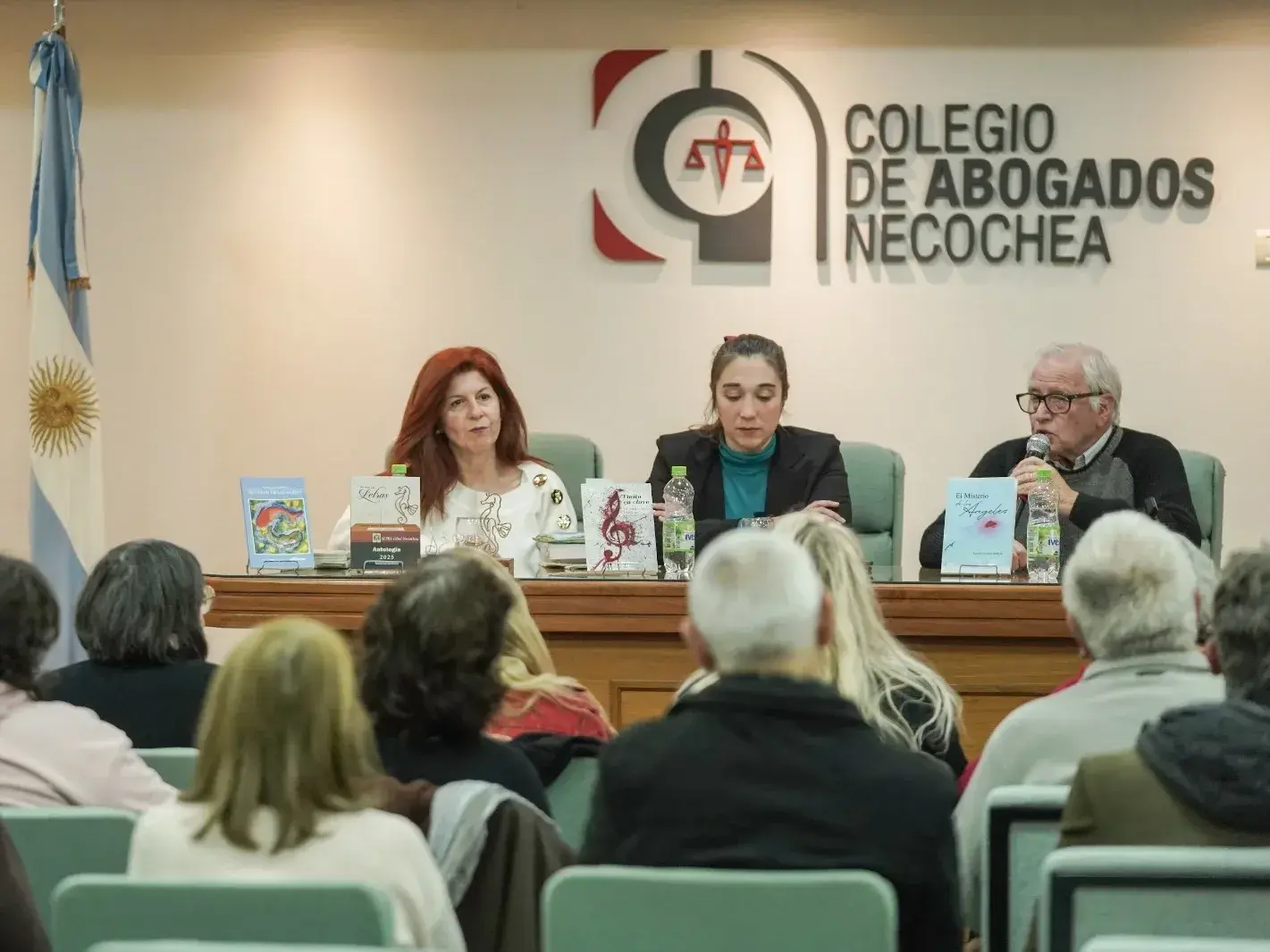 Encuentro. Organizado en conjunto por Ecos Literatura y la SEP en el Colegio de Abogados
