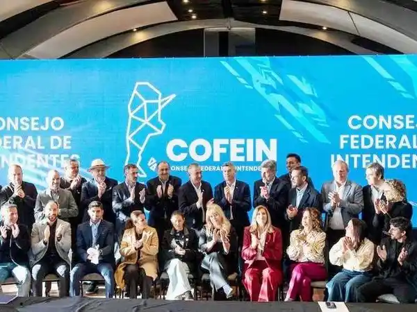 Partidos políticos destacaron la defensa del 
Federalismo impulsada por intendentes del país