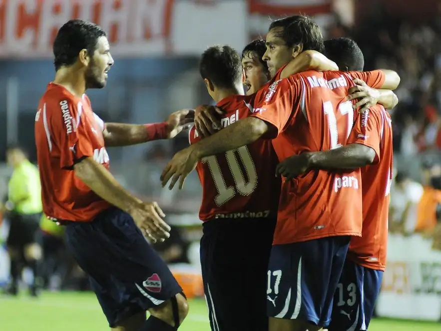 Dos exjugadores de Independiente fueron detenidos por intentar retirar una camioneta secuestrada