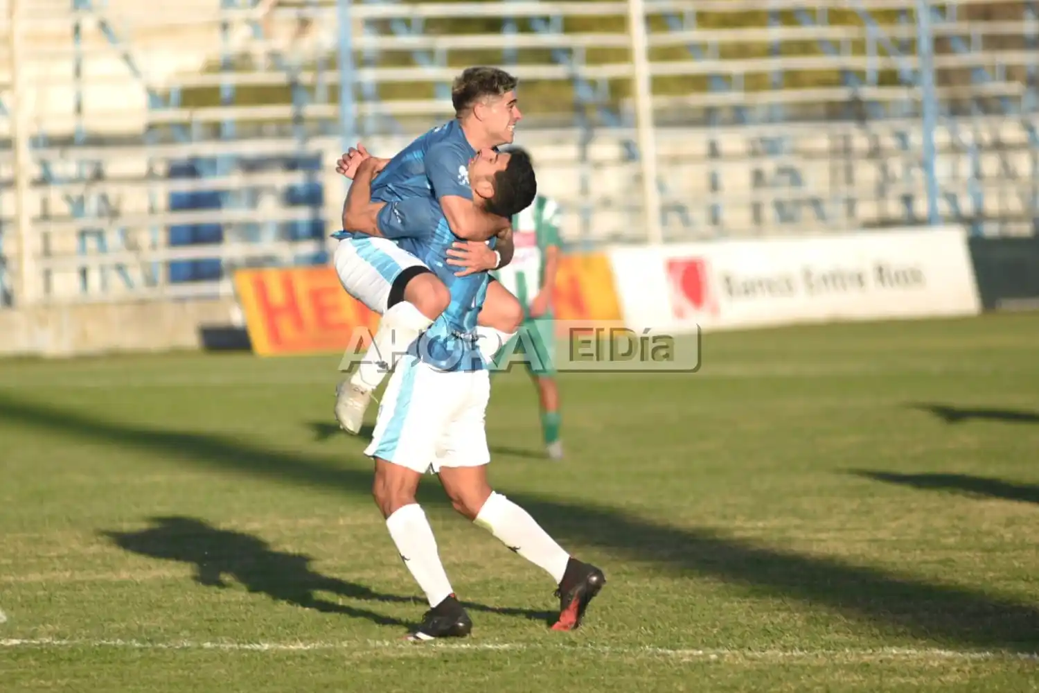 Juventud dio vuelta un partido clave por la permanencia y estiró su buen momento en el Federal A