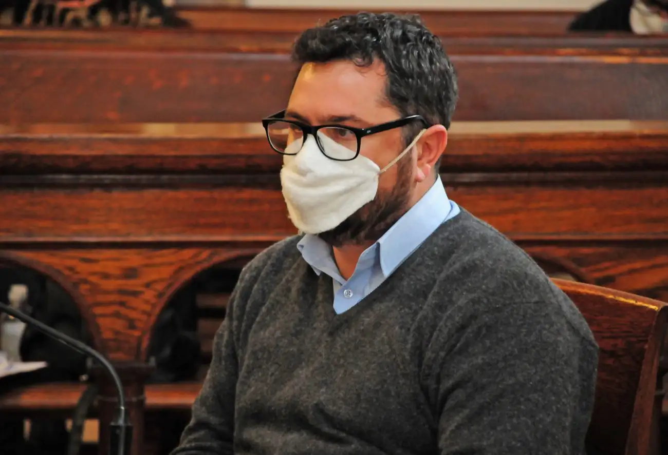 Vecinos de Azucena y Lunghi reflotan el reclamo para que funcione el semáforo con giro a la izquierda