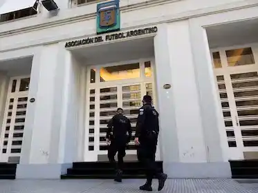 La Justicia Federal allana varias sedes de clubes y de la AFA.Foto:La Nacion