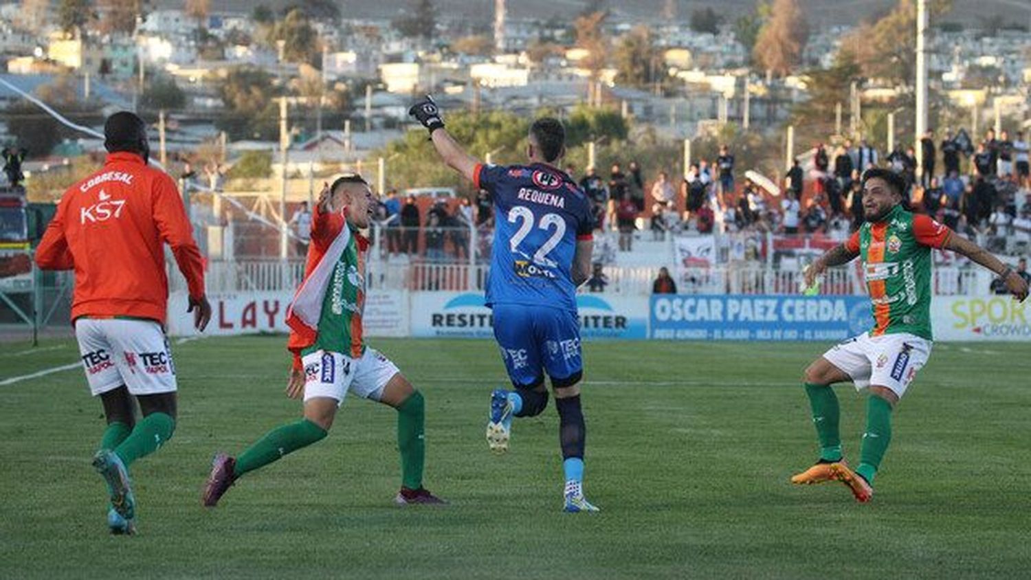 Un exSantamarina podría superar histórica marca tras gol de arco a arco en Chile