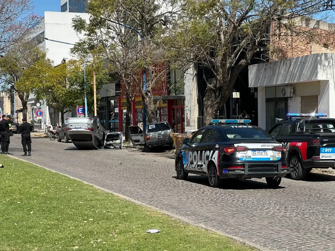 Impresionante vuelco de un auto - 2