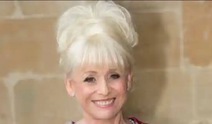 Fallece la actriz británica Barbara Windsor