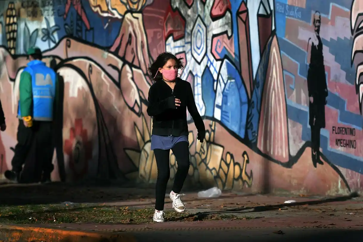 Día pico de contagiados: se sumaron 723 nuevos casos en el país