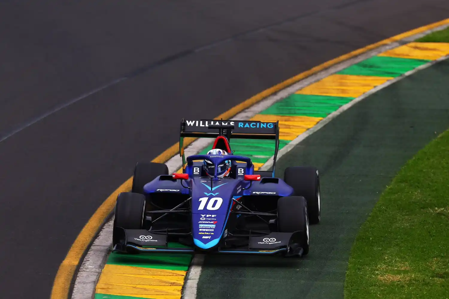 Colapinto festejó en Melbourne.